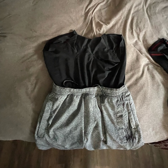 Bundle lululemon pace breaker shorts - Picture 3 of 3